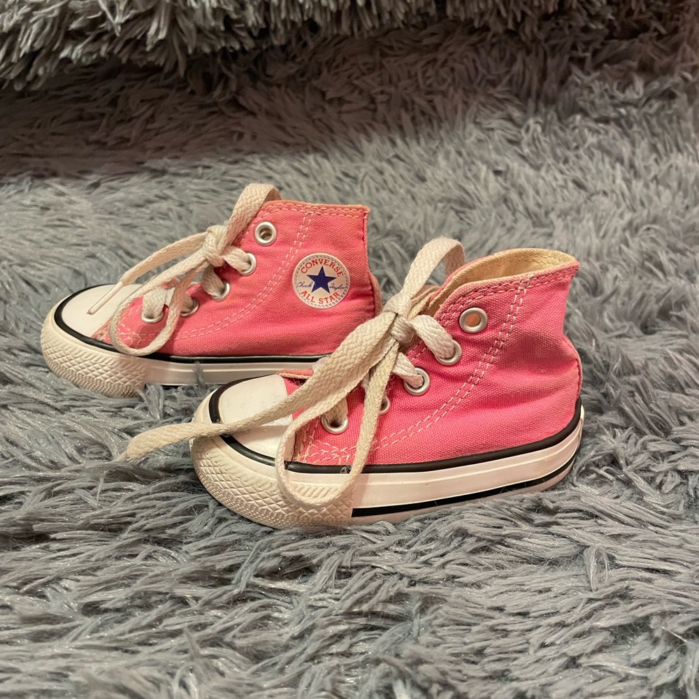 Pink converse
